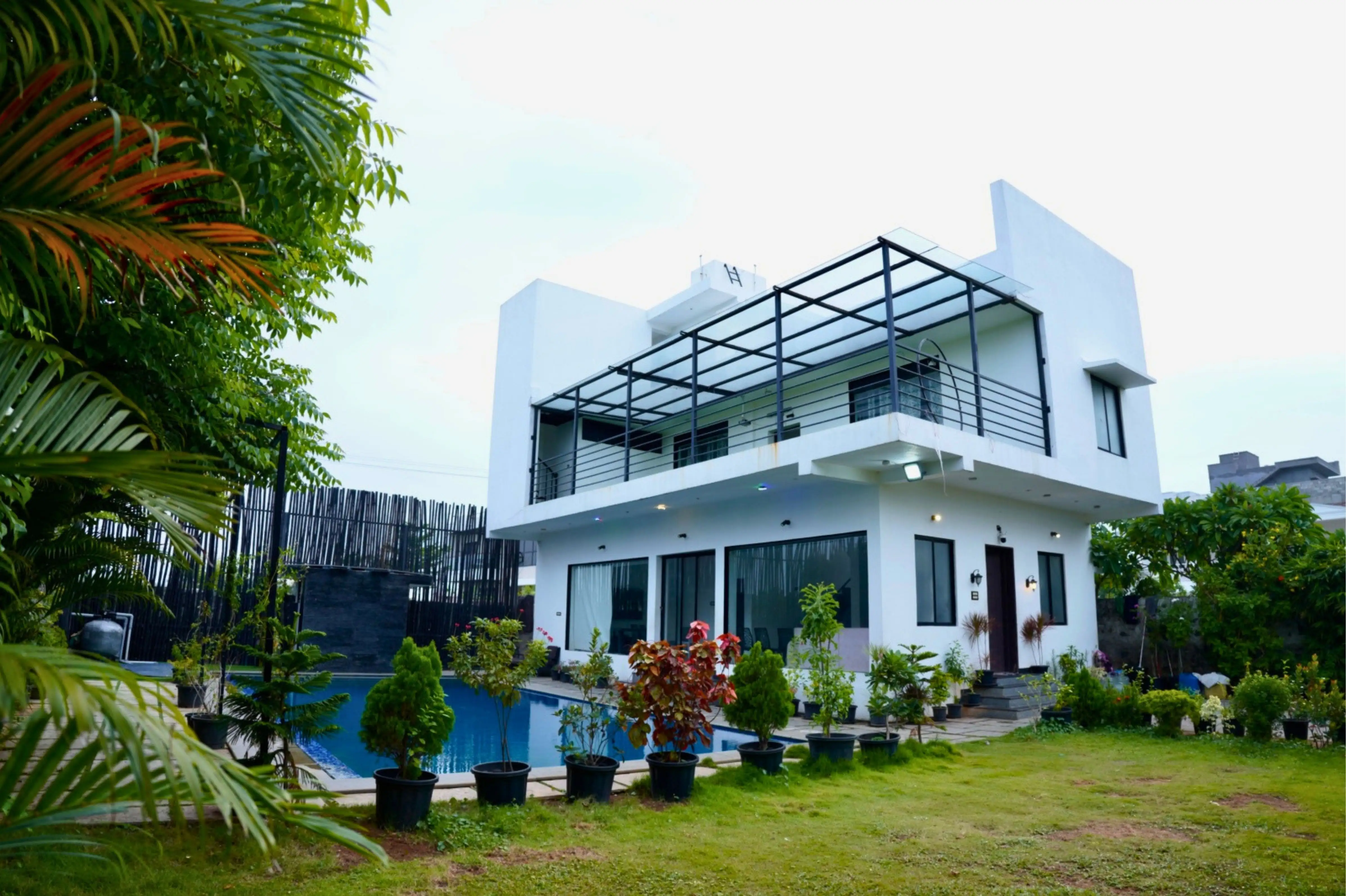 Villa White |4-BHK Private Beach House | Near kovlam 