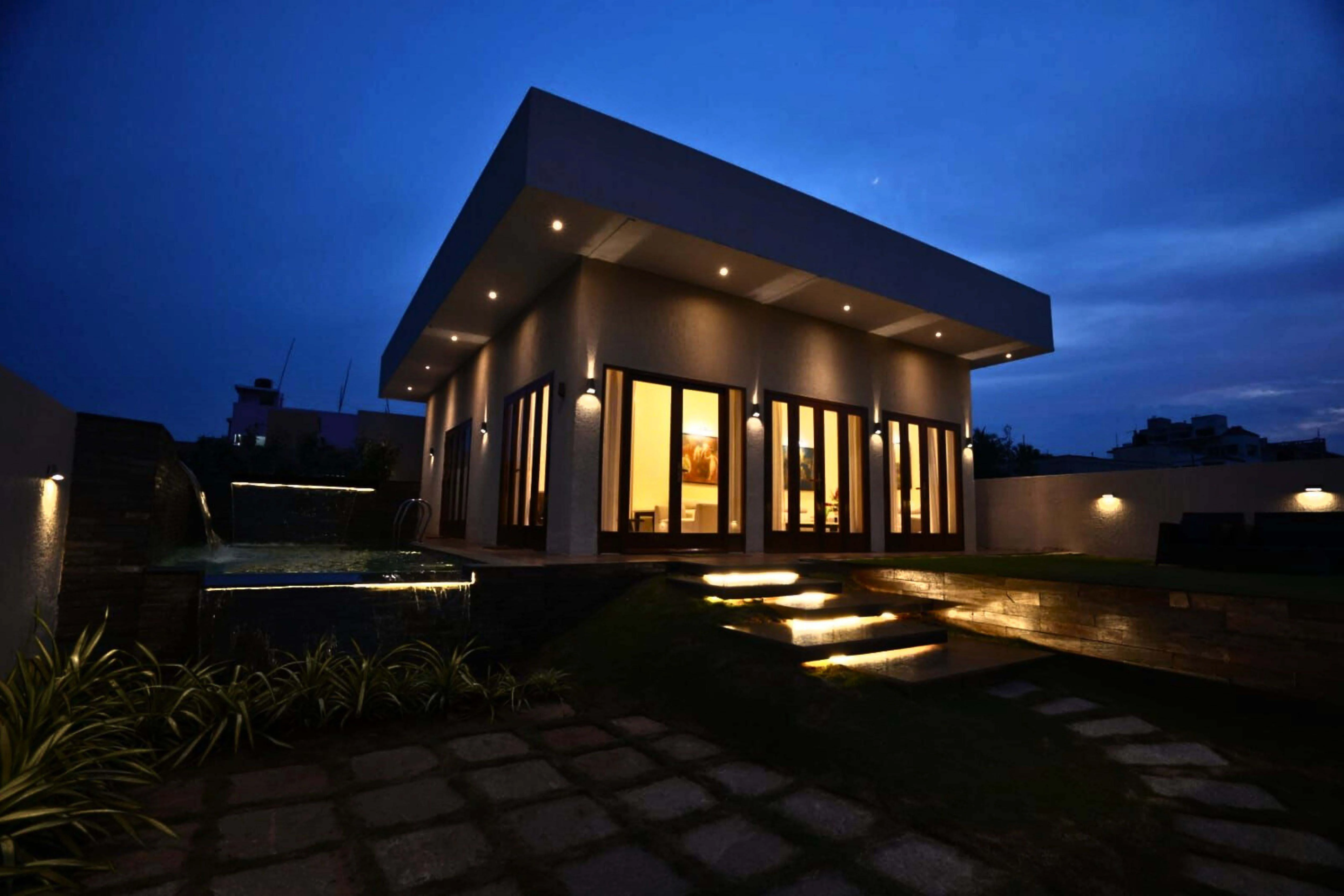 Mini Luxor | 2-BHK luxury Private Pool | Beach House | Near Panayur