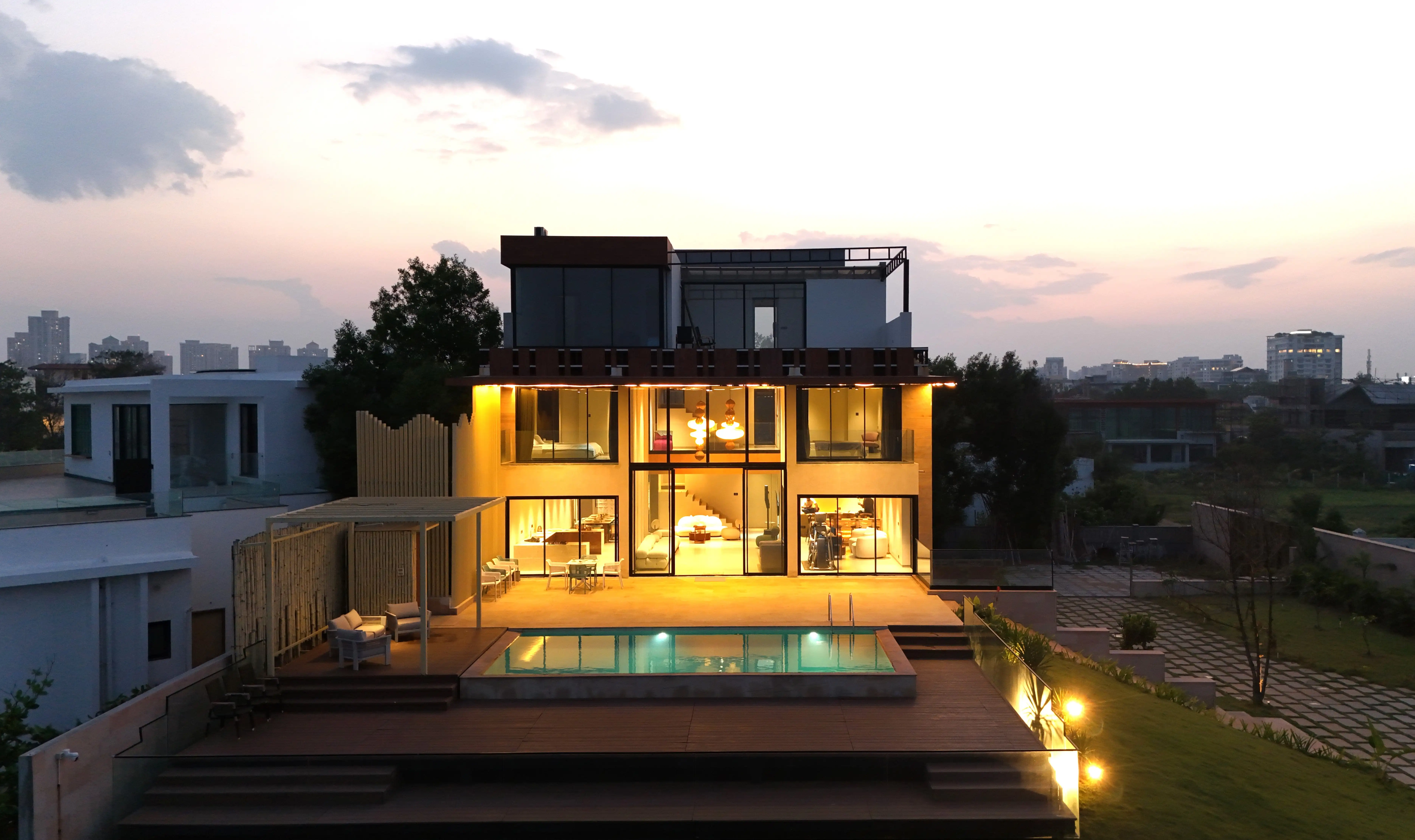 Villa Azure |3-BHK signature luxury Beach House | Near kanathur 